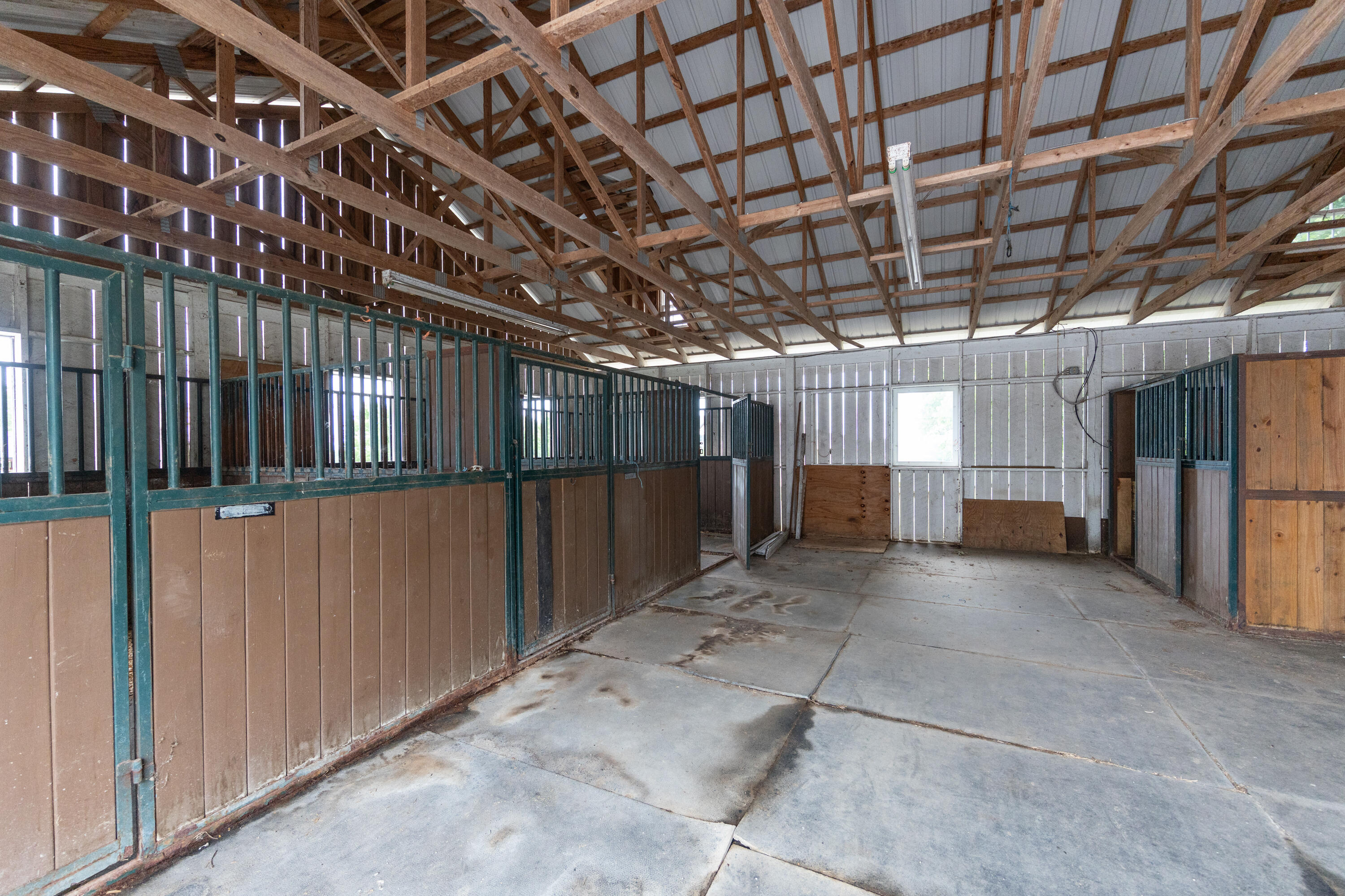 4845 Bryan Station Road Lexington, KY 40516 - Photo 34 of 115 auxiliary barn with 4 stalls set up can be 5