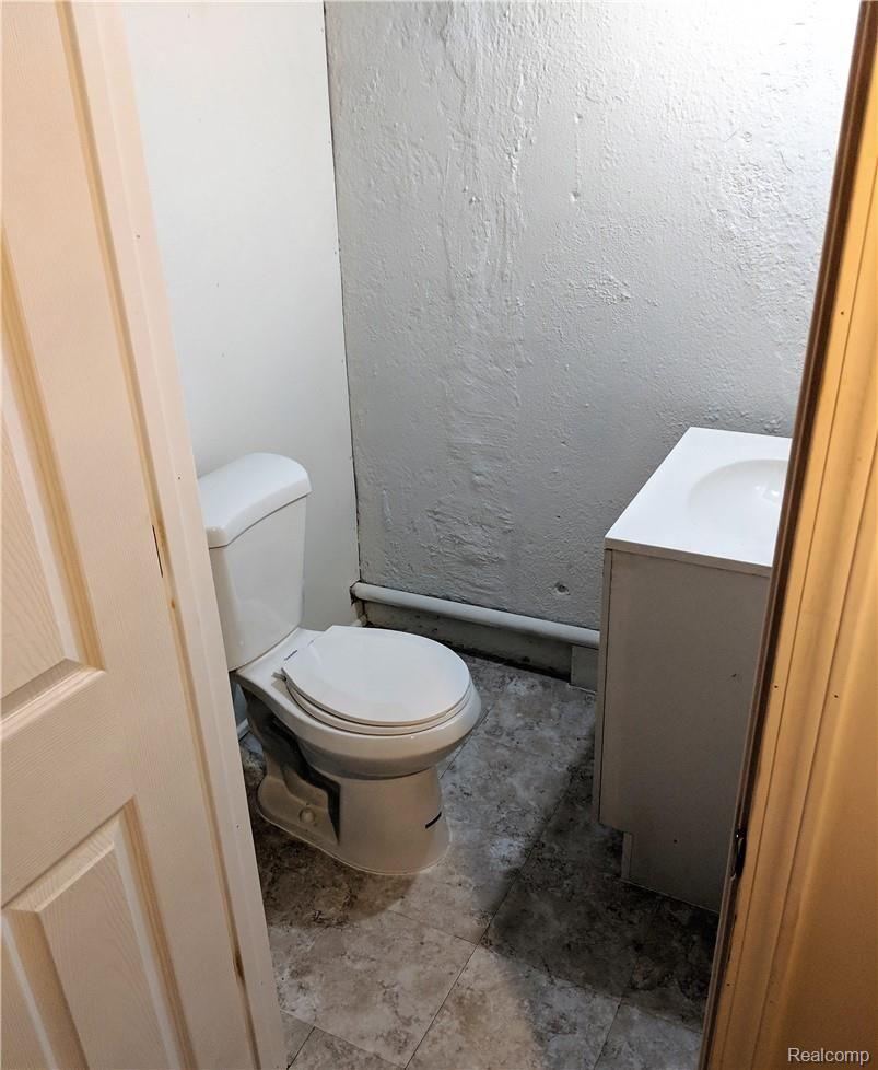 31673 Hayes Road Warren, MI 48088 - Photo 15 of 15 HAYES BASEMENT BATH.jpg