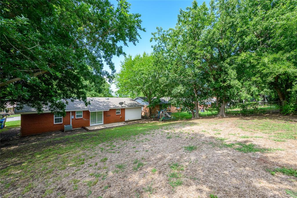 157 Bob White Road Denison, TX 75020 - Photo 9 of 30