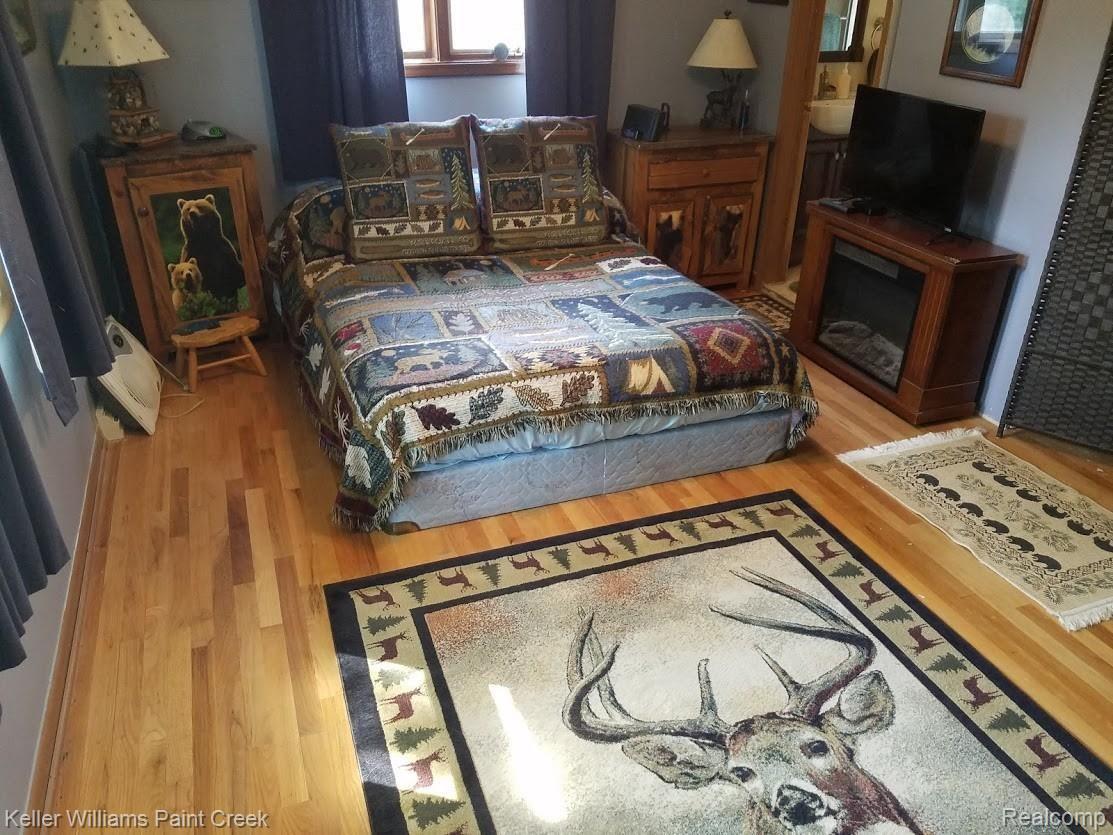 461 Gunder Drive Rochester, MI 48309 - Photo 12 of 29 Bedroom1.jpg