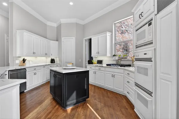 $1,299,990 | 5929 Castlebar Lane, Plano, TX 75093