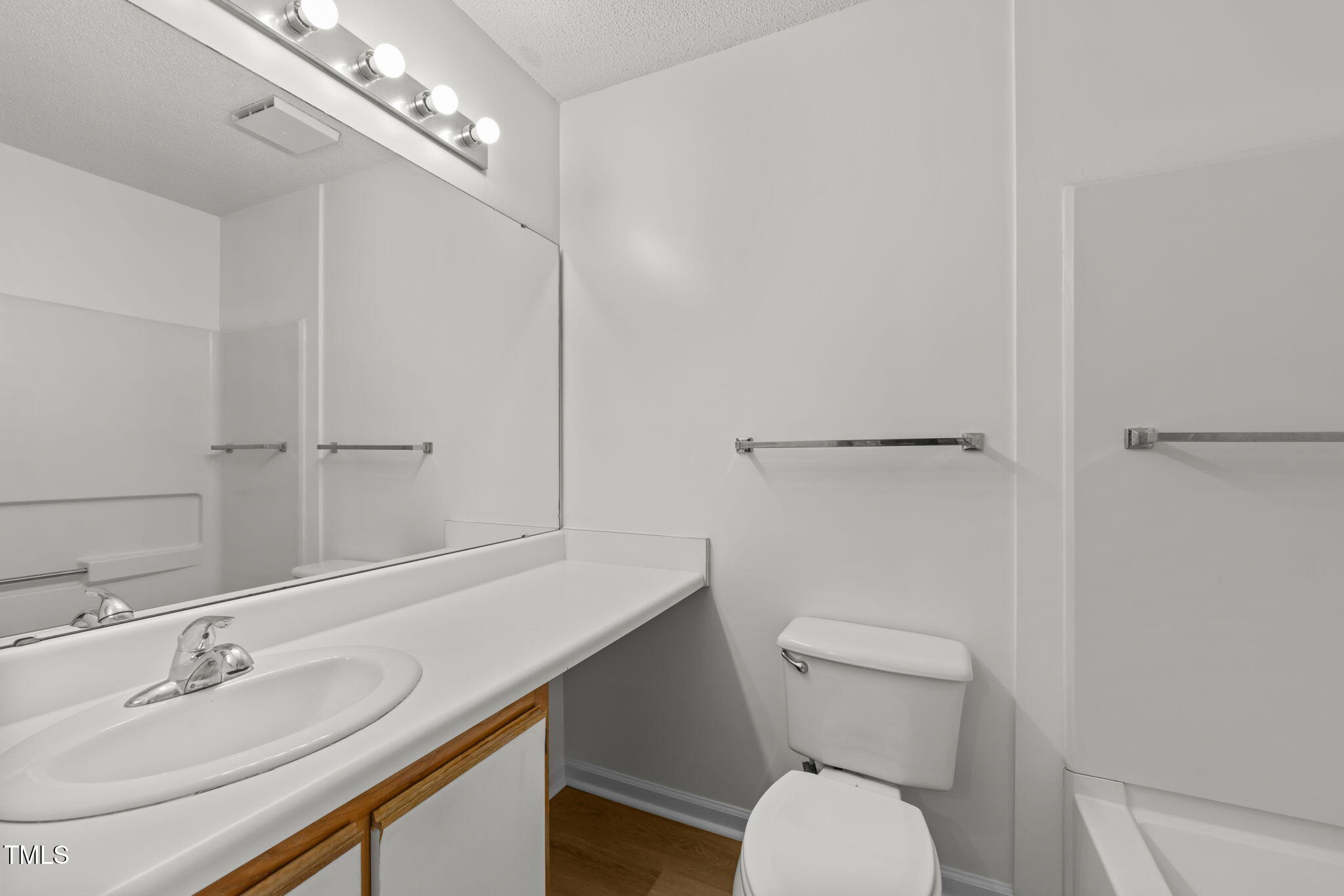 1521 Graduate Lane, Unit 302 Raleigh, NC 27606 - Photo 16 of 21 16-web-or-mls-3D5A2073
