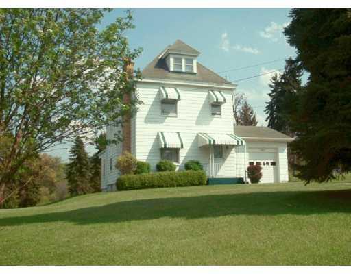 1147 Maple St Extension Coraopolis, PA 15108 - Photo 1 of 8 Gallery Image 1