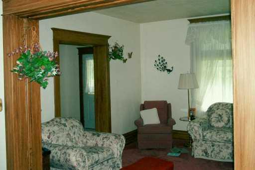 1147 Maple St Extension Coraopolis, PA 15108 - Photo 3 of 8 Gallery Image 3