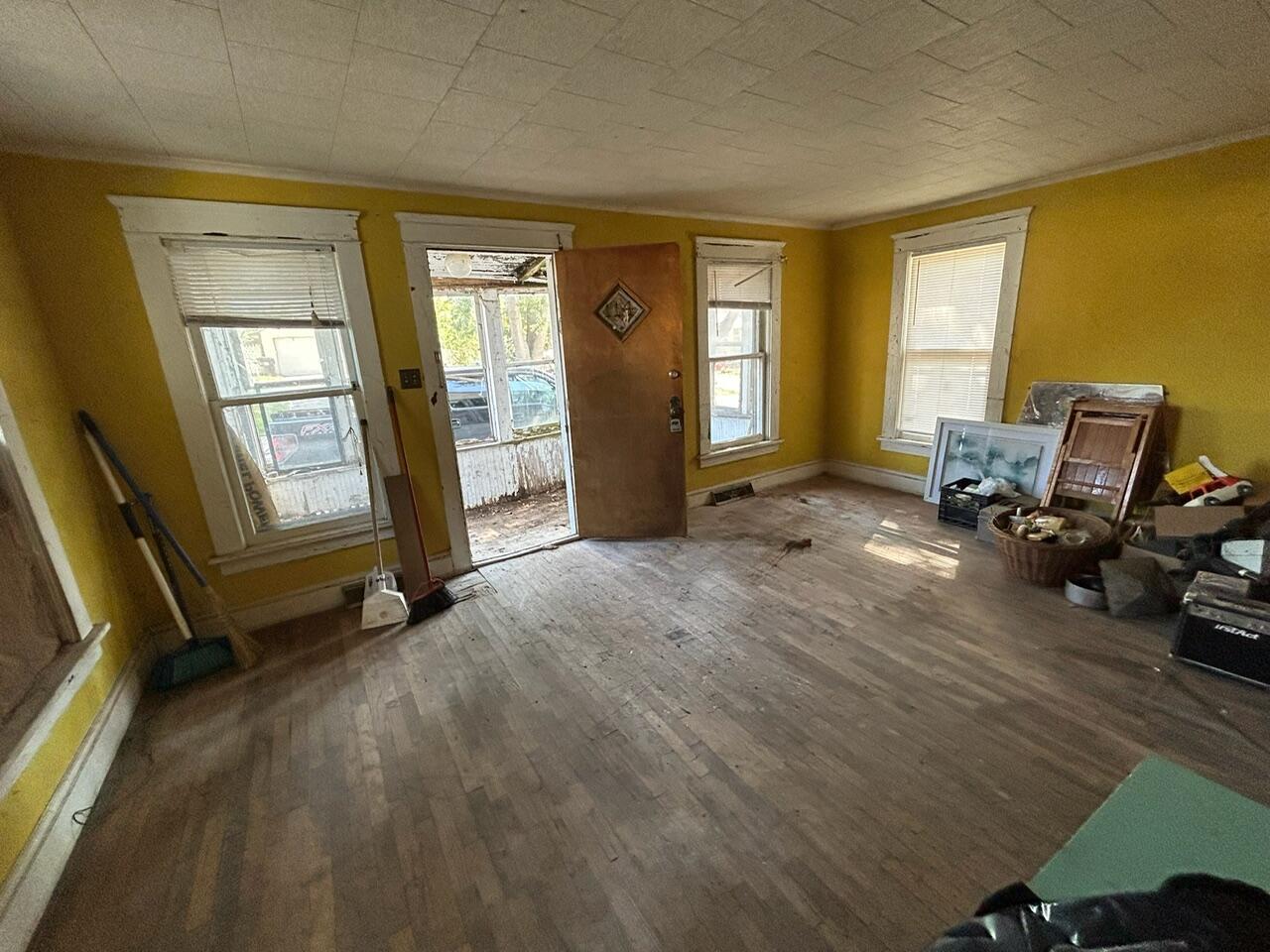 114 Ridge Street Jackson, MI 49203 - Photo 2 of 6