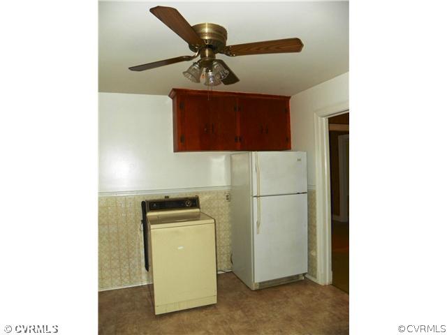 3016 Maplewood Road Henrico, VA 23228 - Photo 4 of 12 Kitchen
