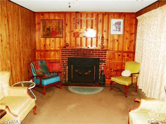 3016 Maplewood Road Henrico, VA 23228 - Photo 6 of 12 Living Room