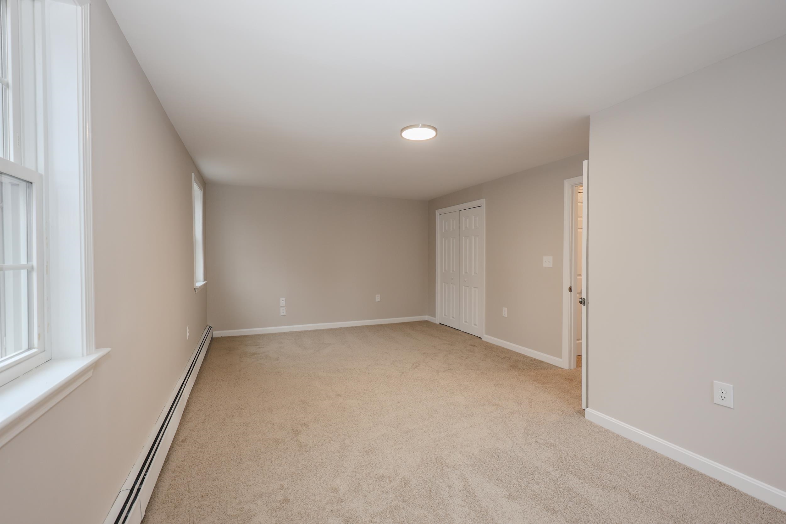 29 Nightingale Road Nashua, NH 03062 - Photo 11 of 26