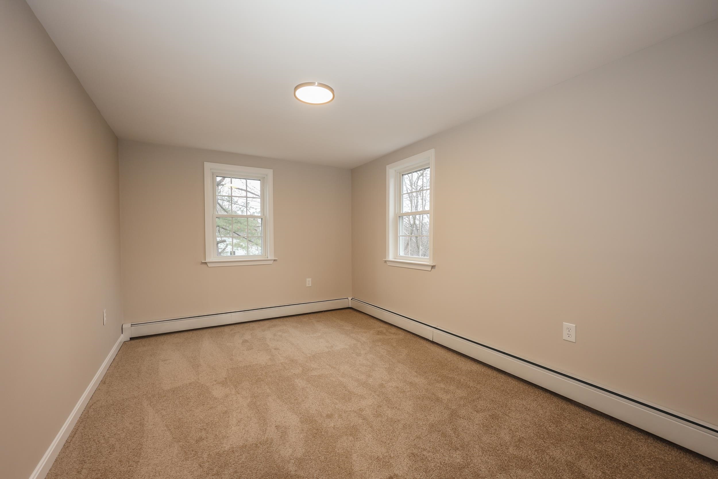 29 Nightingale Road Nashua, NH 03062 - Photo 15 of 26