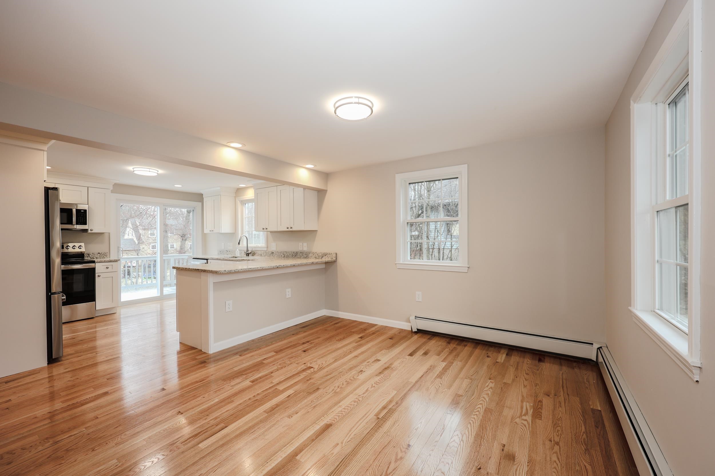 29 Nightingale Road Nashua, NH 03062 - Photo 4 of 26