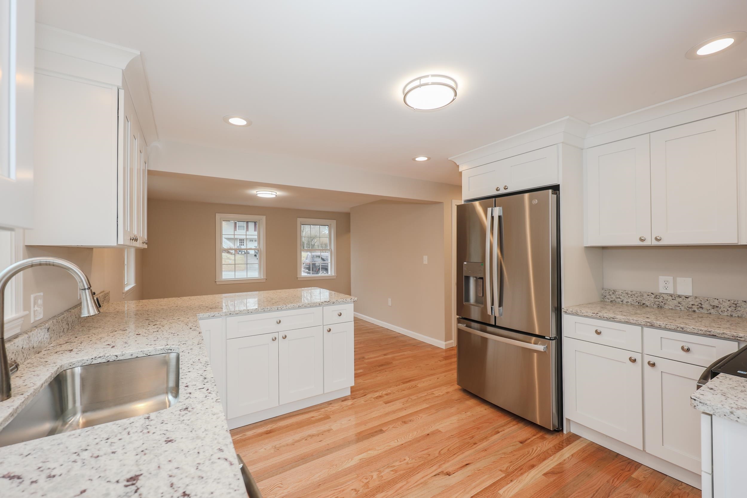 29 Nightingale Road Nashua, NH 03062 - Photo 9 of 26