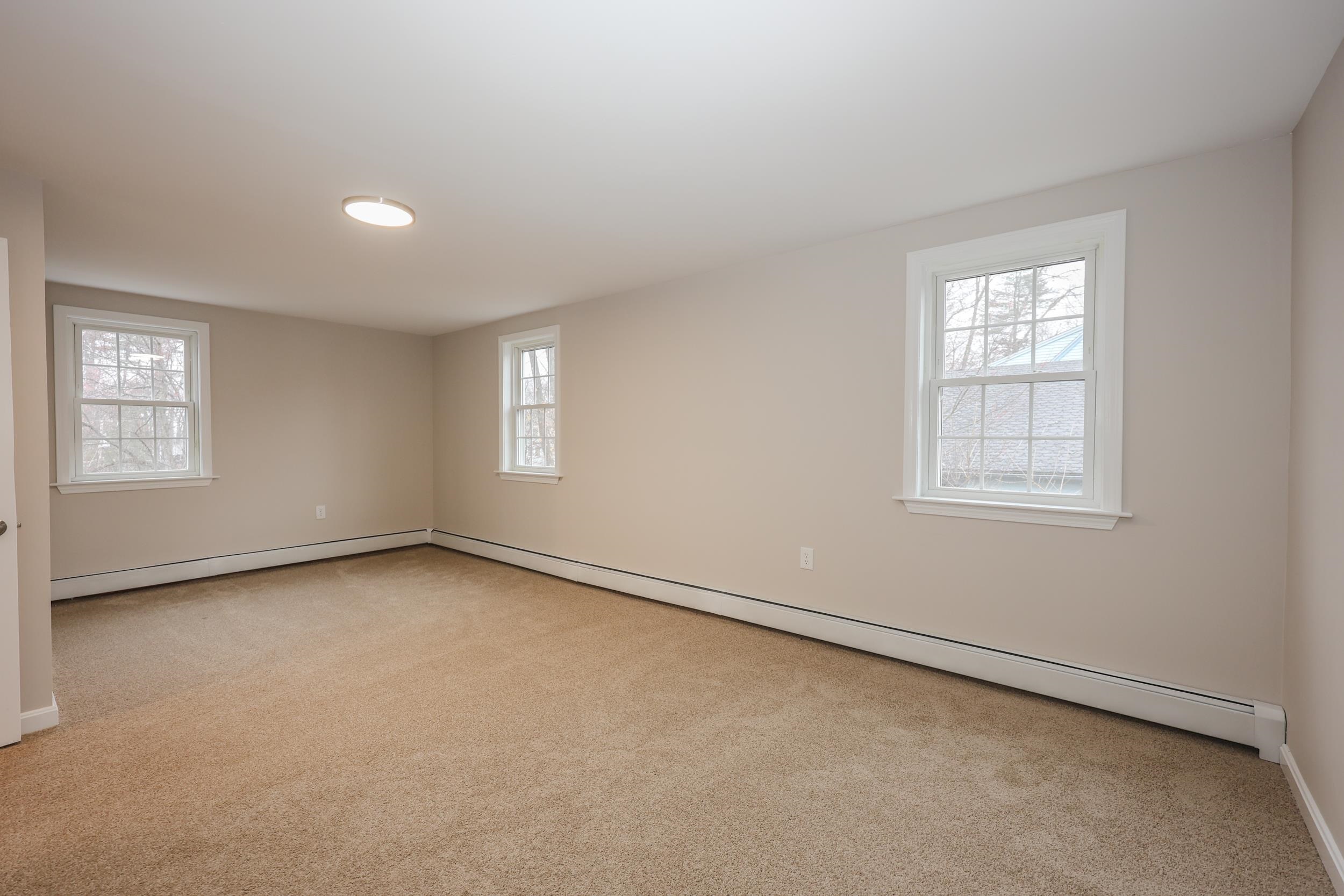 29 Nightingale Road Nashua, NH 03062 - Photo 10 of 26