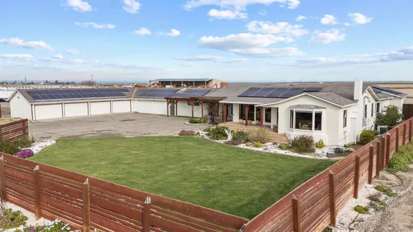 $1,089,900 | 18598 Highway 113, Knights Landing, CA 95645