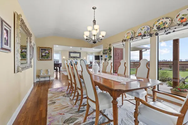 $1,089,900 | 18598 Highway 113, Knights Landing, CA 95645