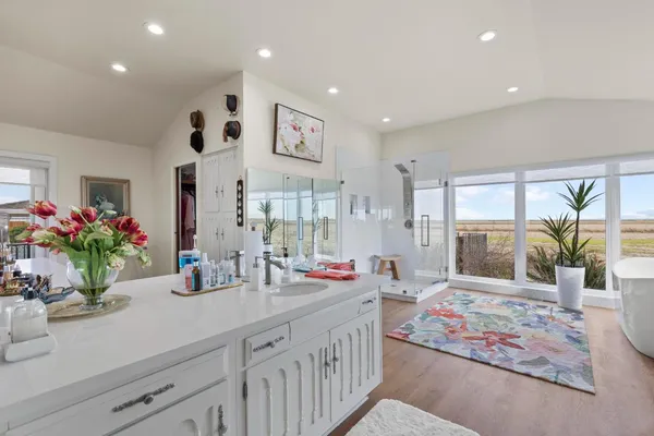 $1,089,900 | 18598 Highway 113, Knights Landing, CA 95645