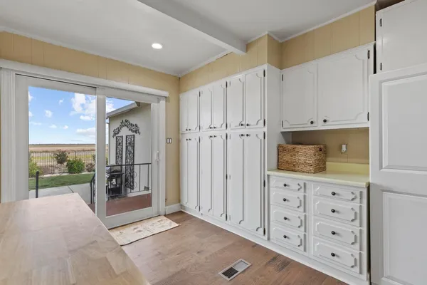 $1,089,900 | 18598 Highway 113, Knights Landing, CA 95645