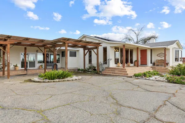 $1,089,900 | 18598 Highway 113, Knights Landing, CA 95645