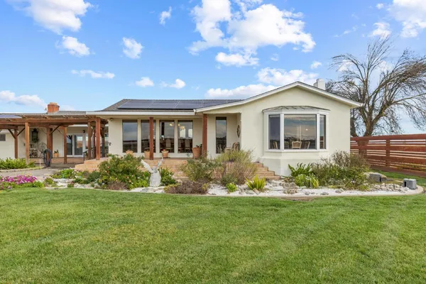 $1,089,900 | 18598 Highway 113, Knights Landing, CA 95645