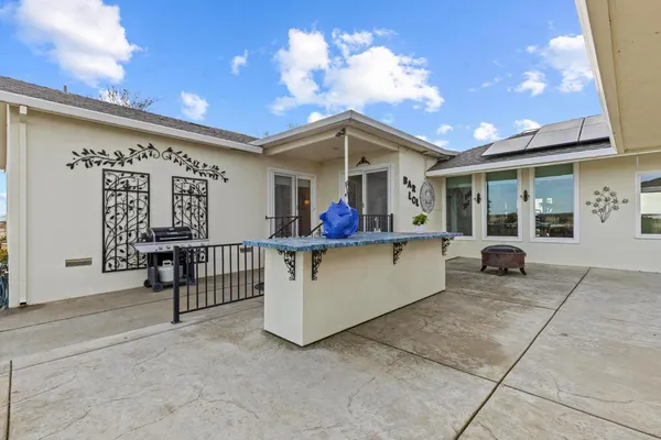 $1,089,900 | 18598 Highway 113, Knights Landing, CA 95645