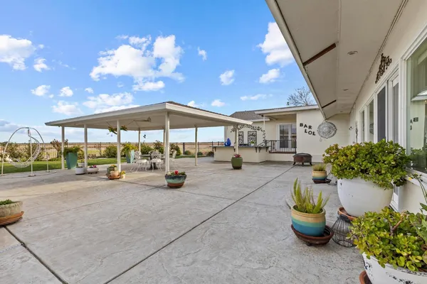 $1,089,900 | 18598 Highway 113, Knights Landing, CA 95645