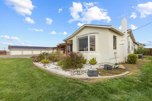 $1,089,900 | 18598 Highway 113, Knights Landing, CA 95645