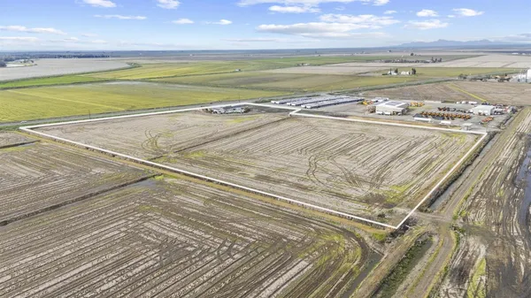 $1,089,900 | 18598 Highway 113, Knights Landing, CA 95645