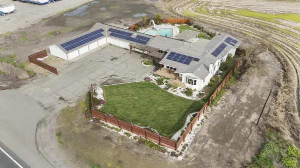 $1,089,900 | 18598 Highway 113, Knights Landing, CA 95645