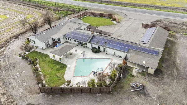 $1,089,900 | 18598 Highway 113, Knights Landing, CA 95645