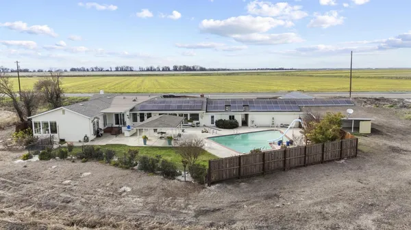 $1,089,900 | 18598 Highway 113, Knights Landing, CA 95645