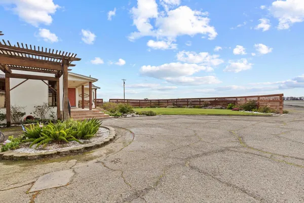 $1,089,900 | 18598 Highway 113, Knights Landing, CA 95645