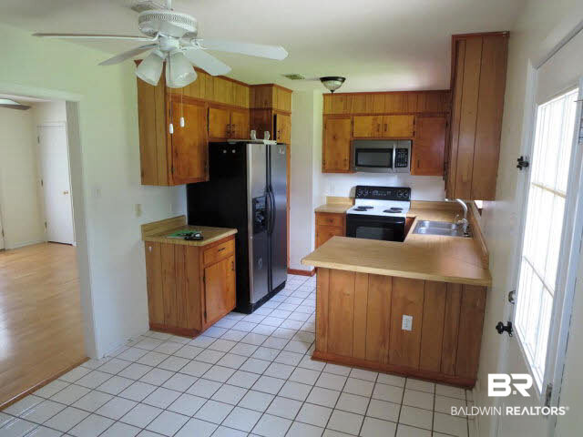 204 West Sycamore Avenue Foley, AL 36535 - Photo 8 of 11