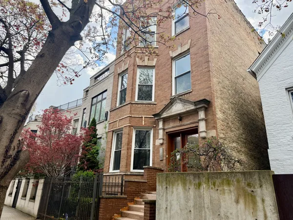 $3,500 | 1350 North Leavitt Street, Unit 2, Chicago, IL 60622