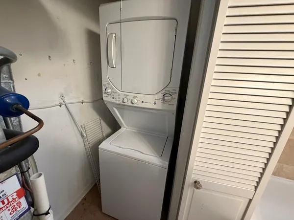 $3,500 | 1350 North Leavitt Street, Unit 2, Chicago, IL 60622