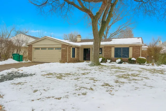 $399,000 | 775 Boxwood Lane, Buffalo Grove, IL 60089