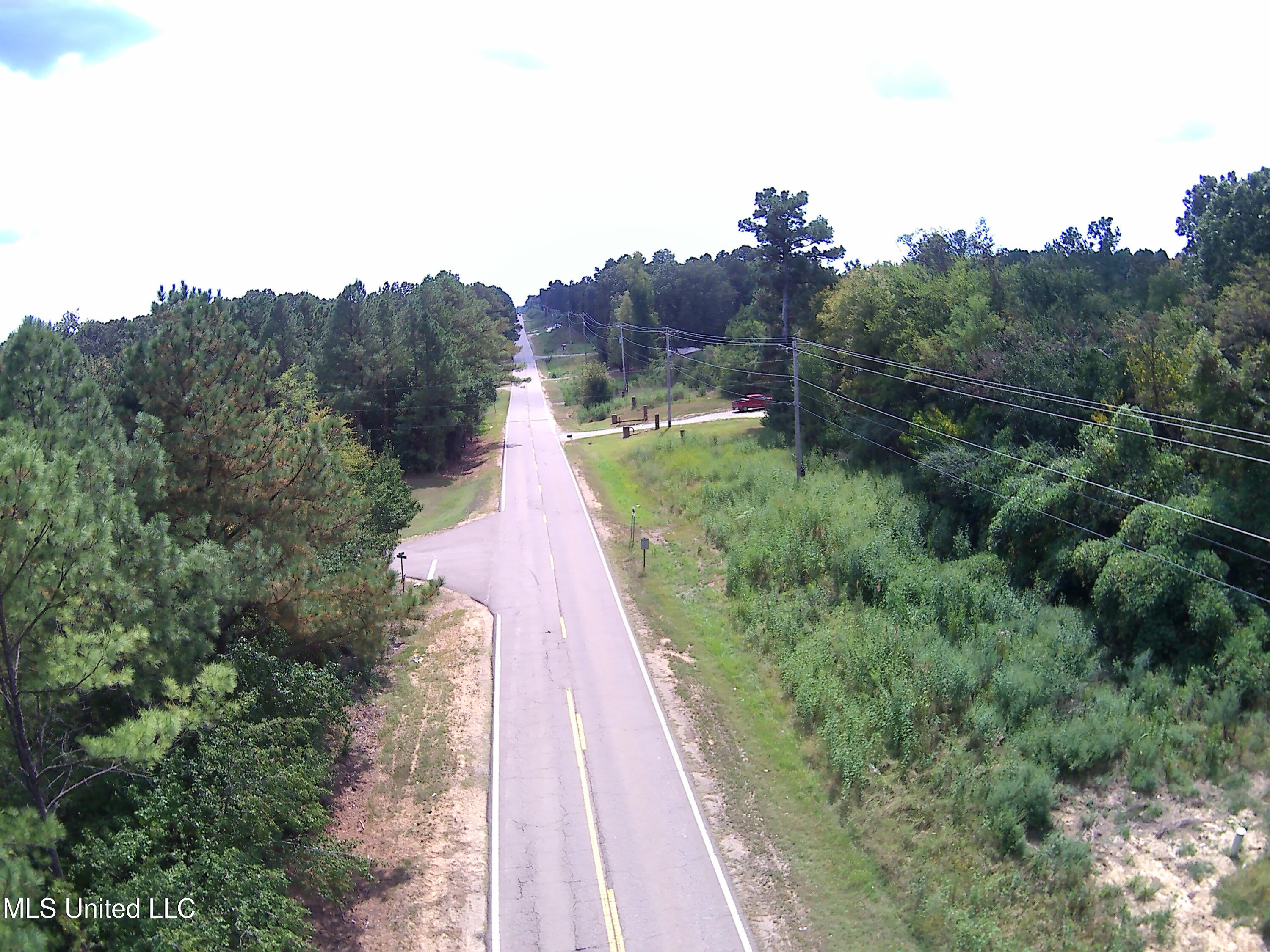 1419 Cayce Road Byhalia, MS 38611 - Photo 4 of 5 Land on right