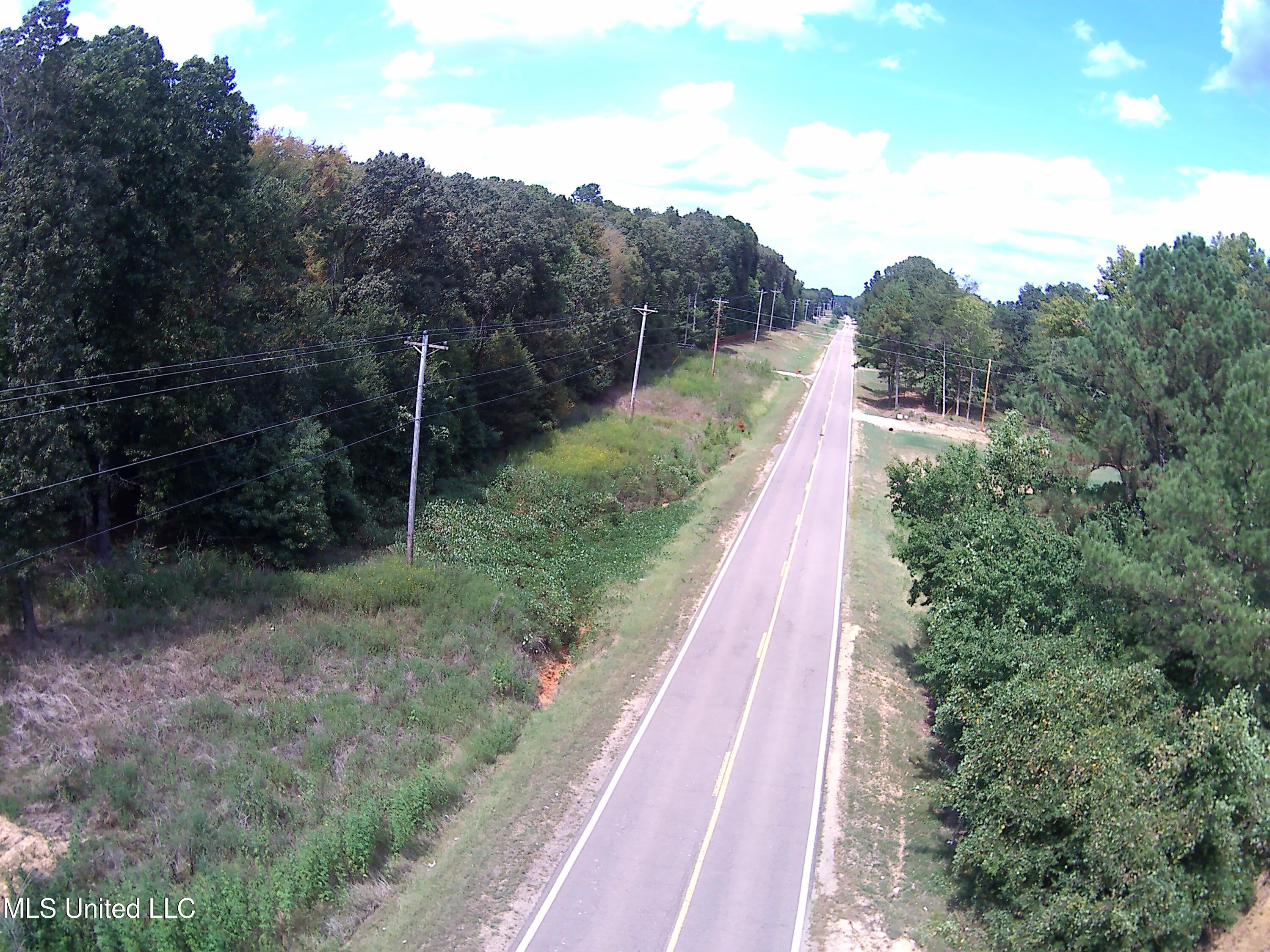 1419 Cayce Road Byhalia, MS 38611 - Photo 5 of 5 Land on left