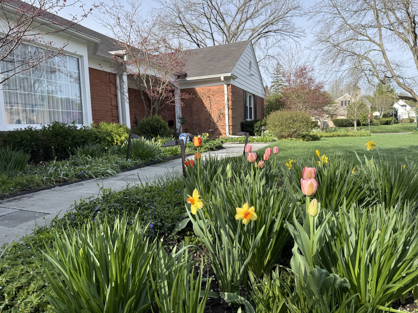 2407 Iroquois Road Wilmette, IL 60091 - Photo 2 of 10