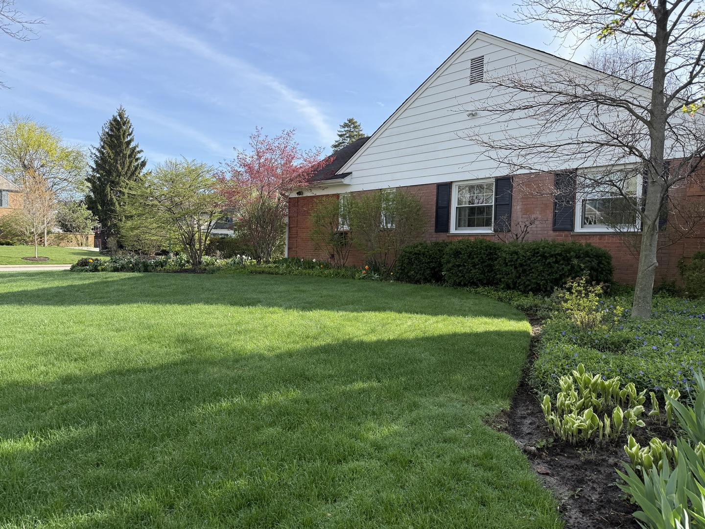 2407 Iroquois Road Wilmette, IL 60091 - Photo 4 of 10