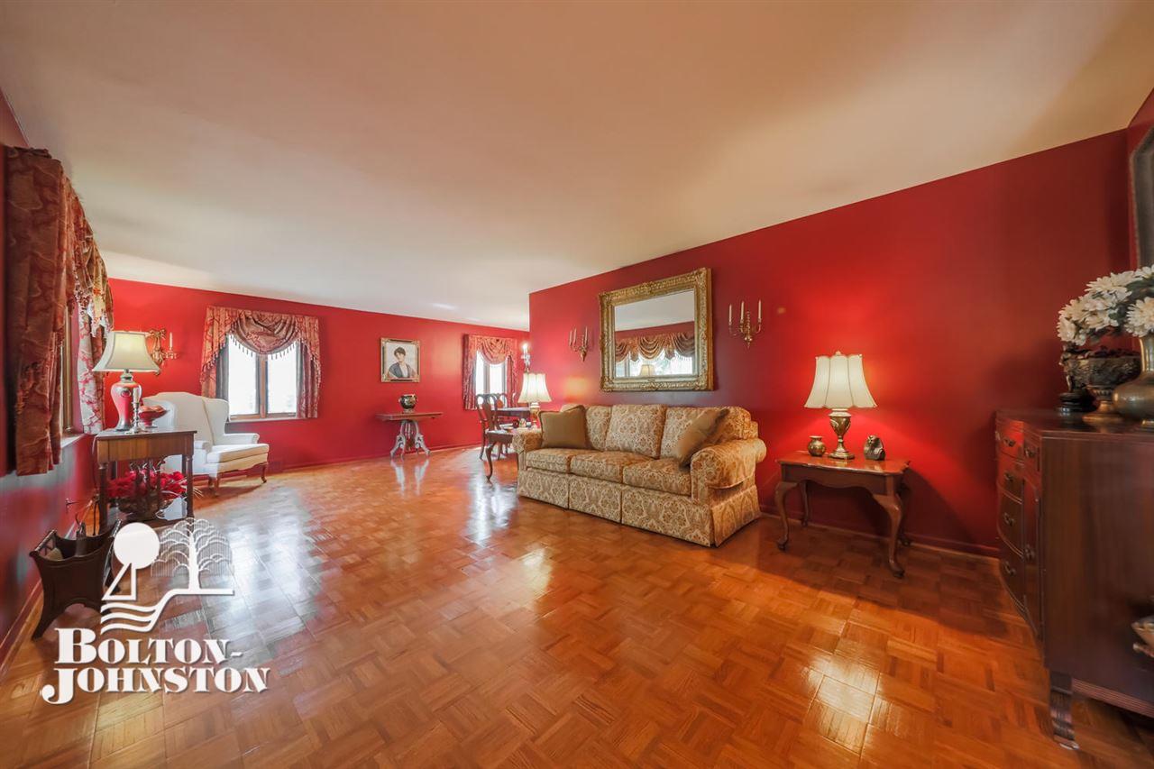 1067 Devonshire Road Grosse Pointe, MI 48230 - Photo 2 of 58 Living Room