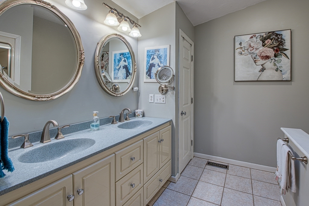 5 Chase Drive Sharon, MA 02067 - Photo 18 of 36