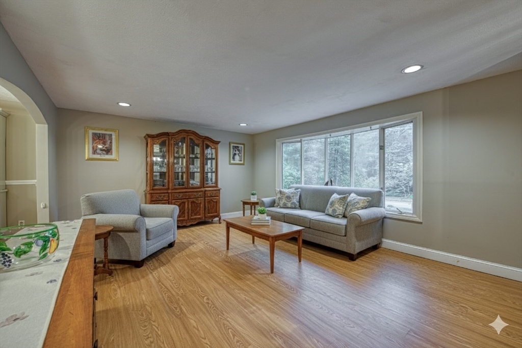 5 Chase Drive Sharon, MA 02067 - Photo 8 of 36