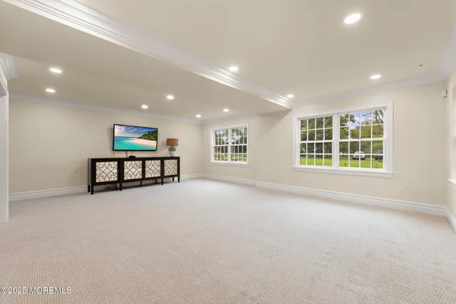 $5,595,000 | 8 Black Point Horseshoe Street, Rumson, NJ 07760