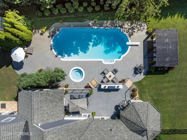 $5,595,000 | 8 Black Point Horseshoe Street, Rumson, NJ 07760
