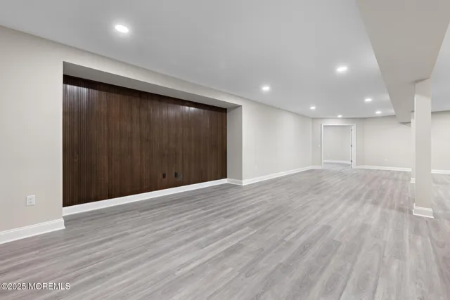 $5,595,000 | 8 Black Point Horseshoe Street, Rumson, NJ 07760