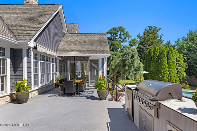 $5,595,000 | 8 Black Point Horseshoe Street, Rumson, NJ 07760