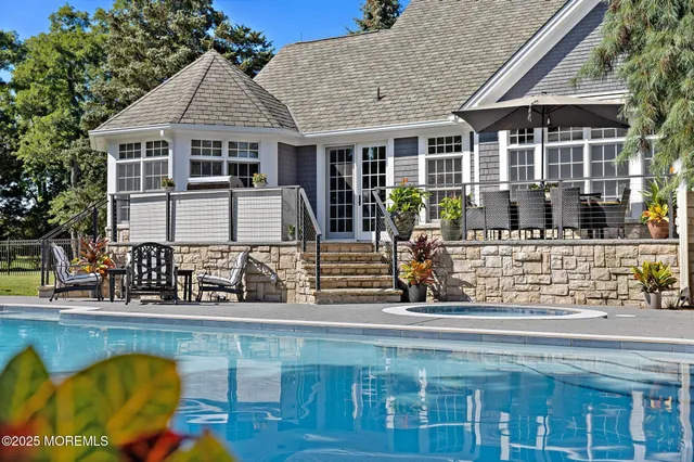 $5,595,000 | 8 Black Point Horseshoe Street, Rumson, NJ 07760