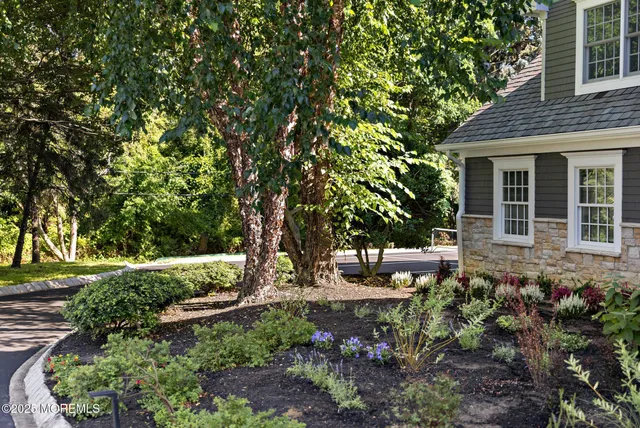 $5,595,000 | 8 Black Point Horseshoe Street, Rumson, NJ 07760