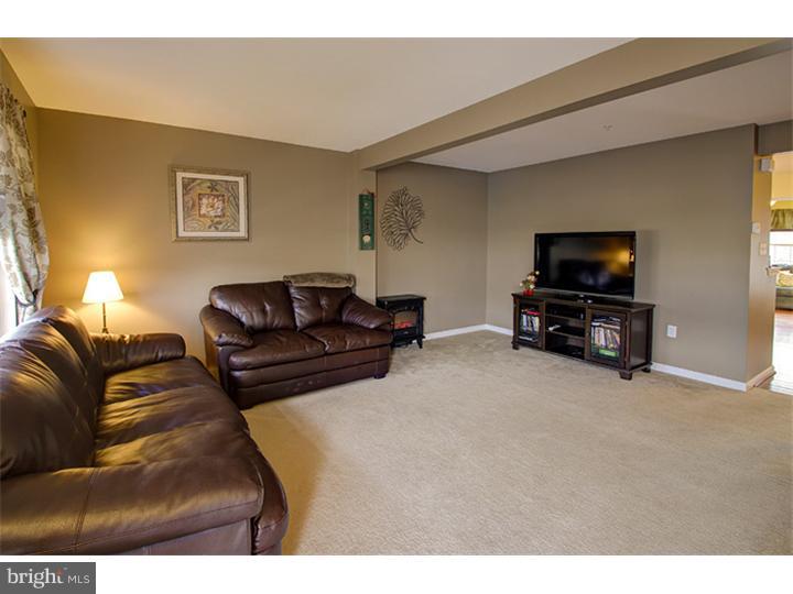 2802 Orchard View Road Reading, PA 19606 - Photo 8 of 23 Living Room