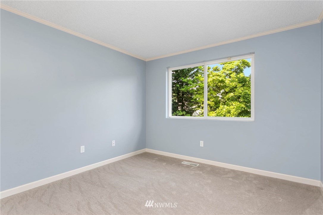 4315 Northeast 22nd Court Renton, WA 98059 - Photo 11 of 24