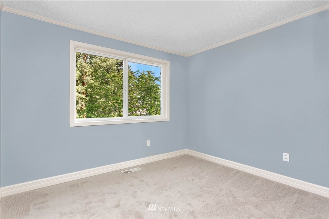4315 Northeast 22nd Court Renton, WA 98059 - Photo 12 of 24